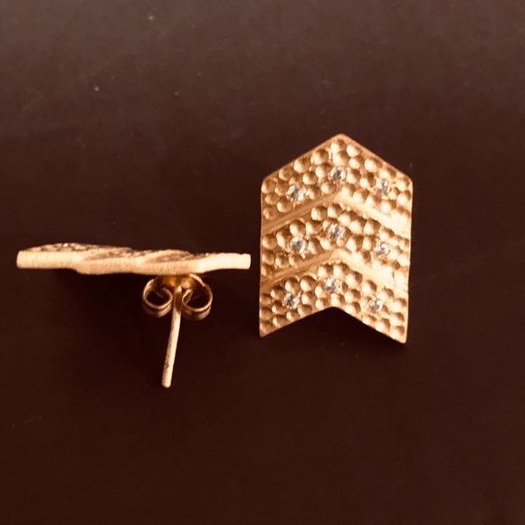 New Gold Chevron & Gold Star Earrings - Picture 3 of 7